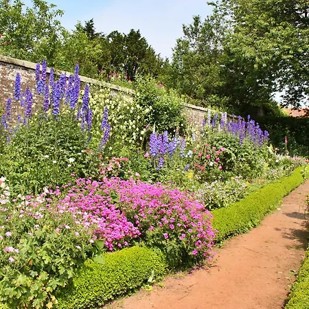 Finest Retreats - Ingleby Manor - Gun Apartment *